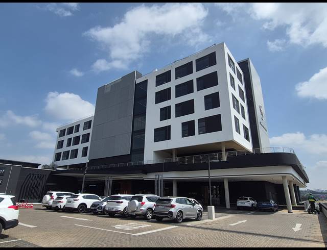 1,387M² OFFICE TO LET IN GLENADRIENNE